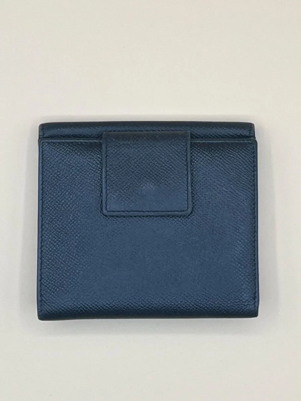 BVLGARI BVLGARI Black Grained Leather Compact Bifold Wallet Silver Ring Clasp
